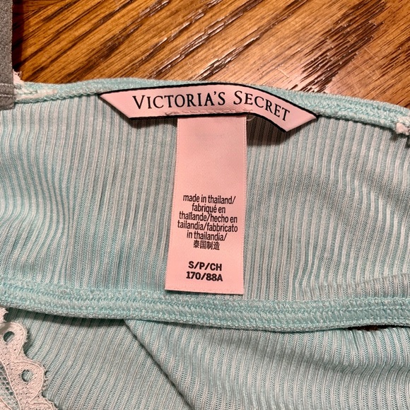 NWOT Victoria Secret Lingerie Set - Picture 8 of 11